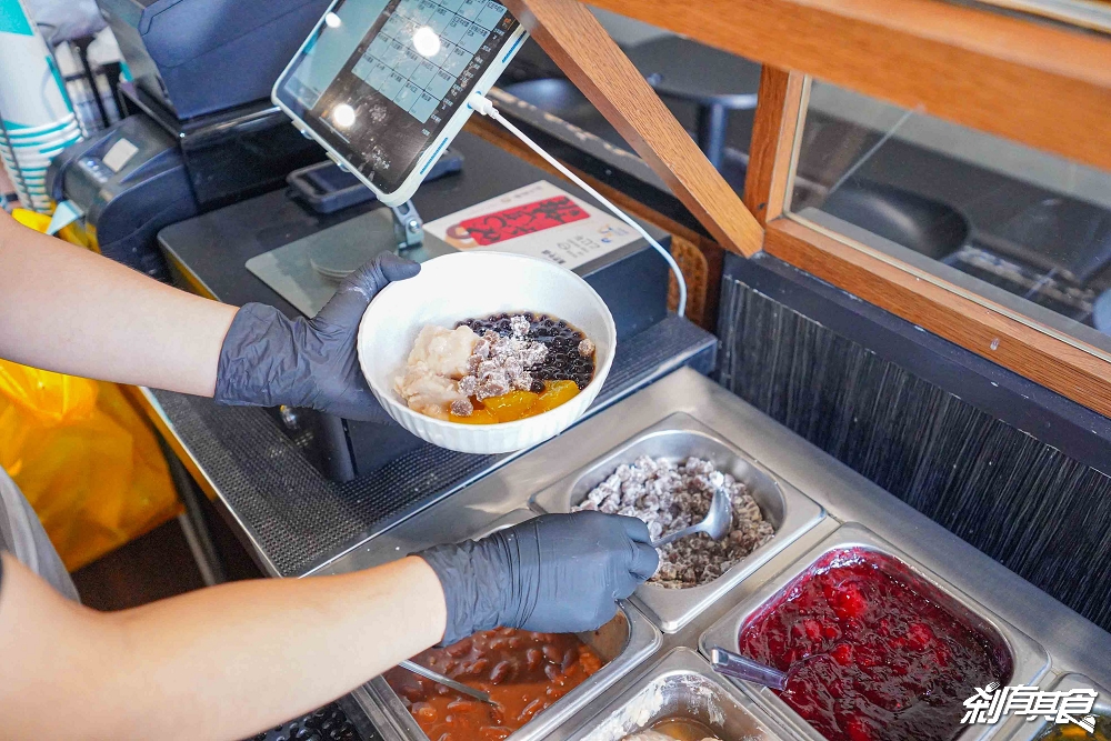 嘉良冰鎮旗艦總店,台中太平美食,40年老店新菜單「紫米湯圓、綜合湯圓、燒仙草」冬至好朋友 嘉良冰鎮旗艦總店,台中太平美食,40年老店新菜單「紫米湯圓、綜合湯圓、燒仙草」冬至好朋友