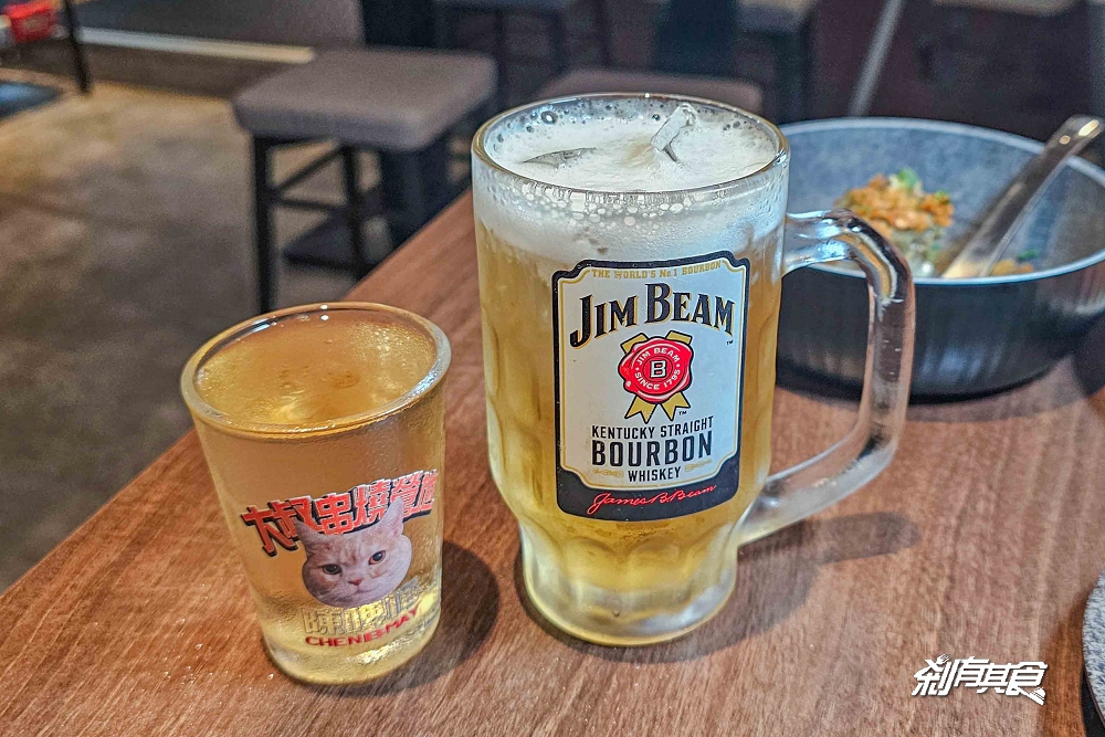 UNCLE RAY台中店，台中北區美食，可看球賽、有桌遊、KTV包廂的平價串燒居酒屋，串燒咖哩都好吃，台中宵夜聚餐好去處