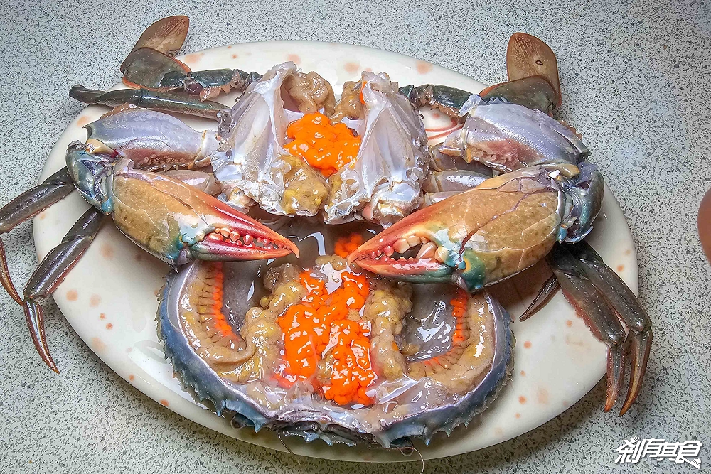 番鴨角薑母鴨總店，台中北屯美食，鴨肉現炒有爛軟好吃 炭火湯頭薑味十足，水果玉米、栗子必點 (菜單/宵夜到1點)