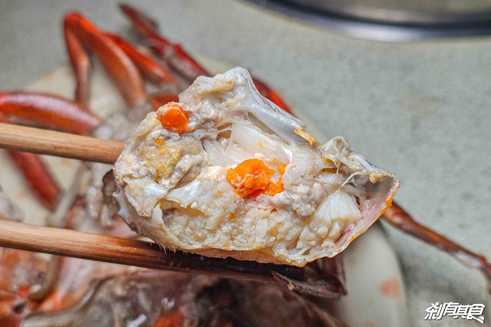 番鴨角薑母鴨總店，台中北屯美食，鴨肉現炒有爛軟好吃 炭火湯頭薑味十足，水果玉米、栗子必點 (菜單/宵夜到1點)