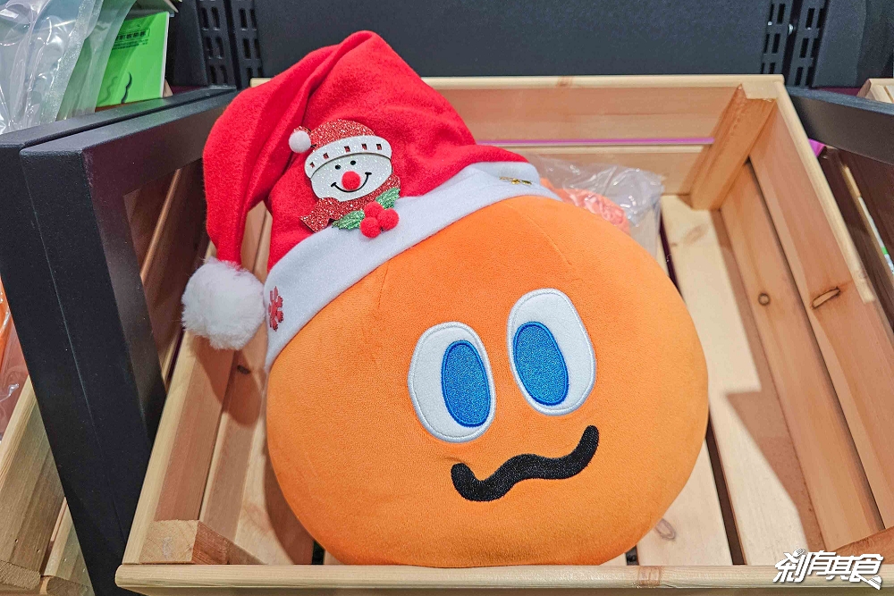 STAYREAL PARK台中站，台中聖誕景點，9米聖誕胡蘿蔔、還有「遇見公園」五月天快閃店