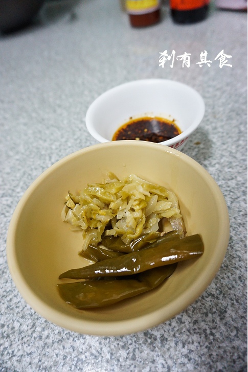 [台中西區美食] 高腳外省麵 @ 六十年老店 便宜不難吃