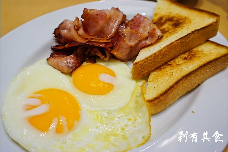 Eggs 'n Things 心齋橋店 | 大阪甜點推薦 香蕉奶油美式鬆餅 必吃排隊名店