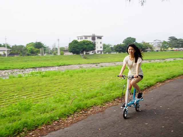 [單車開箱]Carry me小折自行車│全世界最小台灣製小車│8吋車輪居然也能輕鬆騎