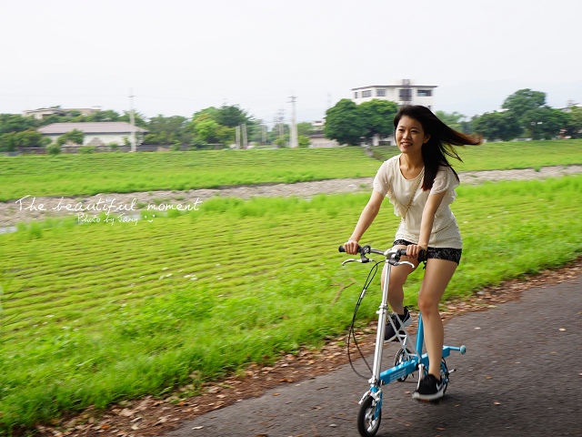 [單車開箱]Carry me小折自行車│全世界最小台灣製小車│8吋車輪居然也能輕鬆騎