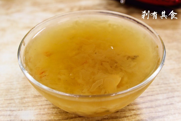 真川味牛肉麵 | 台中北平路美食 36年老店 牛肉麵好吃 現炸肉排 冰糖桂圓燉銀耳必點 (菜單) 真川味牛肉麵 | 台中北平路美食 36年老店 牛肉麵好吃 現炸肉排 冰糖桂圓燉銀耳必點 (菜單)